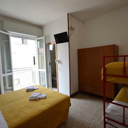 Hotel Moroni Rimini Luaran gambar