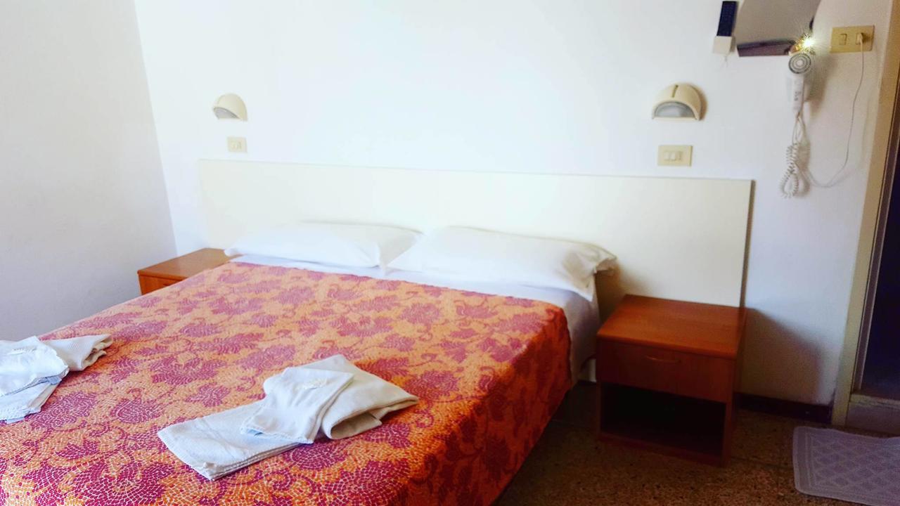 Hotel Moroni Rimini Luaran gambar