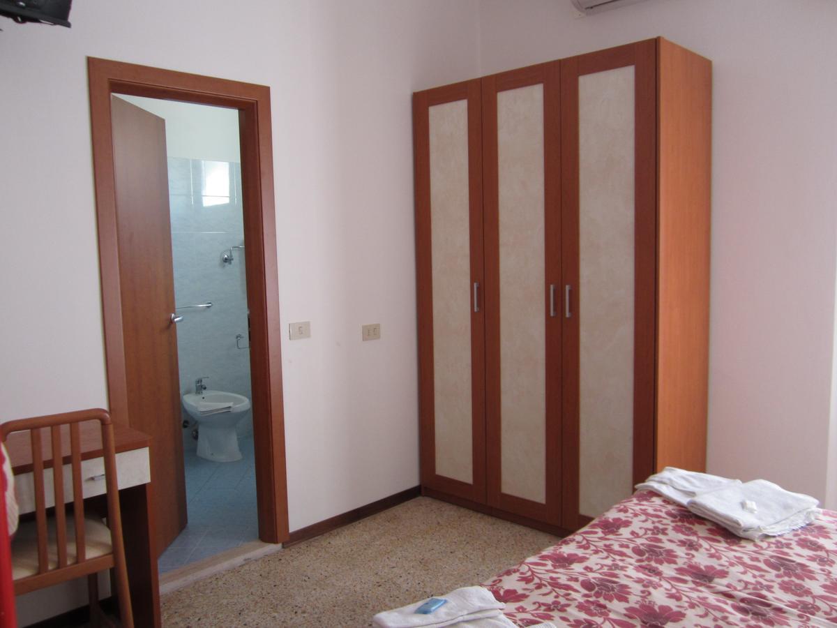 Hotel Moroni Rimini Luaran gambar