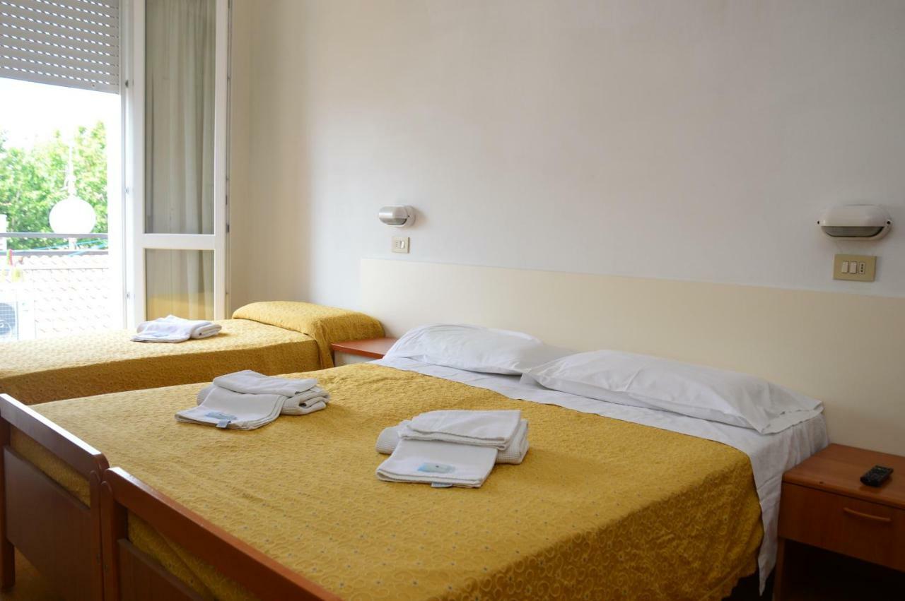Hotel Moroni Rimini Luaran gambar
